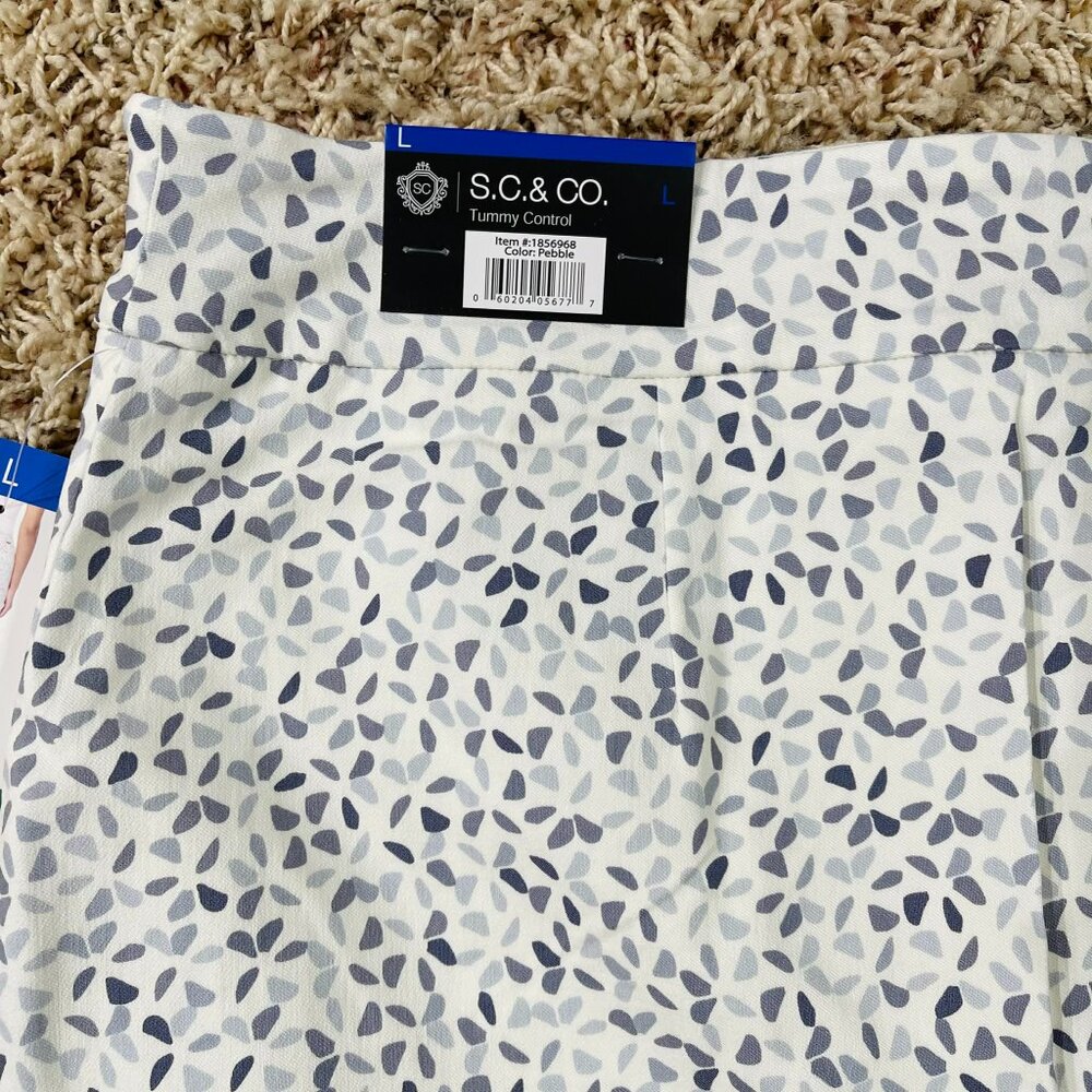 S.C. & CO. Women's Tummy Control Skort Pebble, Size Large (New) - Picture 11 of 16